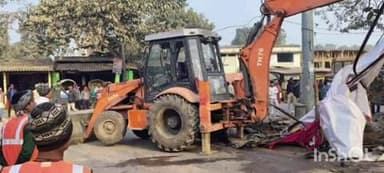 बेनीपुर: बेनीपुर में भारी सुरक्षा के बीच अतिक्रमण हटाने की व्यापक कार्रवाई की गई