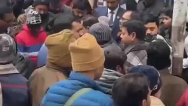 फूलपुुर: फूलपुर गोलीकांड में पीड़ित के घर पहुंचे कैबिनेट मंत्री नंदी