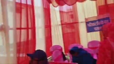 ठाकुरगंगटी: ठाकुर गंगटी प्रखंड मुख्यालय के पास हरि देवी रेफरल अस्पताल में शुक्रवार को लगा स्वास्थ्य मेला