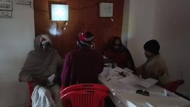 बेगुं: नगर के नीलकंठ महादेव मंदिर परिसर में महावीर इंटरनेशनल केंद्र द्वारा आयोजित किया गया निशुल्क नेत्र शिविर का फॉलोअप शिविर