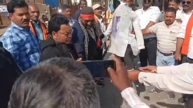 कोटा: बेलगहना में आदिवासी अस्मिता के अपमान के विरोध में भाजपा जनजाति मोर्चा ने पूर्व मुख्यमंत्री बघेल का किया पुतला दहन