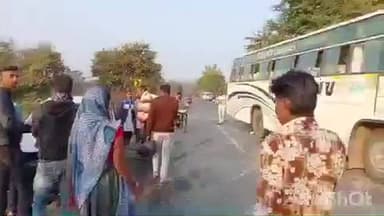 गढ़ी: पालोदा-परतापुर मार्ग पर निजी बस और कार की भिंडत, घायलों को भेजा गया अस्पताल