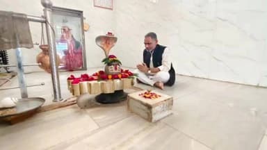 છોટાઉદેપુર: સાંસદે શ્રી કાશી વિશ્વનાથ મહાદેવ મંદિર ખાતે દર્શન કરી ધન્યતા અનુભવી.