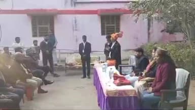 राजाखेड़ा: राजाखेड़ा बार संघ की नवीन कार्यकारिणी का शपथ ग्रहण समारोह, न्यायिक मजिस्ट्रेट ने दिलाई शपथ