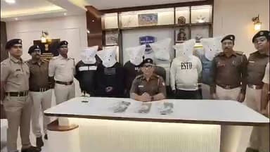 ব্যারাকপুর ১: ভাটপাড়া নিম বাগান এলাকায় গুলি চলার ঘটনায়
আগ্নেয়াস্ত্র গুলি ও বাইক উদ্ধার করল ভাটপাড়া থানার পুলিশ