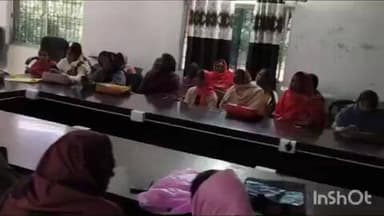 बालूमाथ: प्रखंड कार्यालय में आंगनबाड़ी सेविकाओं को मिशन बुनियाद, पोषण ट्रैकर और मातृ वंदना पर दिया गया प्रशिक्षण