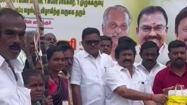 ஒட்டன்சத்திரம்: கொல்லப்பட்டியில் பொங்கல் தொகுப்பு வழங்கிய ஒன்றிய செயலாளர் எஸ் ஆர் கே பாலு