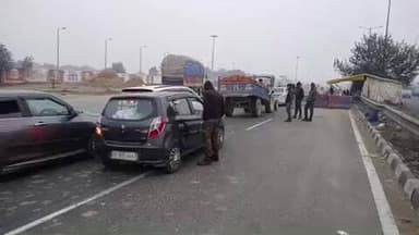 दुर्गावती: डिङखिली के पास NH-19 पर वरीय पदाधिकारियों के निर्देश पर उत्पाद विभाग ने चलाया विशेष शराब चेकिंग अभियान, 5 शराबी गिरफ्तार