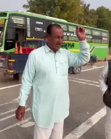 जायल: सुरपालिया बाईपास बस स्टैंड पर आए दिन हो रहे सड़क हादसों का ग्रामीणों ने किया विरोध