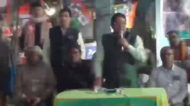 মথুরাপুর ২: দিল্লিতে তৃণমূল সাংসদদের উপর দিল্লি পুলিশের অমাণবিক অত্যাচারের প্রতিবাদে কম্পানিরঠেক বাজারে যুব তৃণমূলের প্রতিবাদ সভা