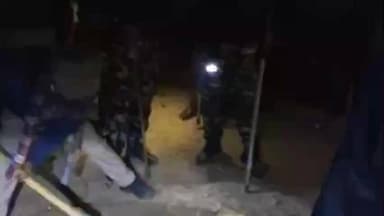 बैसि: फुटानी चौक के पास जमीन में गड़ा पांच गैलन शराब बरामद, पुलिस ने मौके पर किया नष्ट