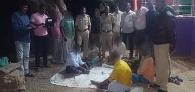 ಶಿರಹಟ್ಟಿ: ಹೆಬ್ಬಾಳ ಗ್ರಾಮದಲ್ಲಿ ಅಕ್ರಮ ಇಸ್ಪೀಟ್ ಜೂಜಾಟ ಆಡುತ್ತಿದ್ದ ಬರೋಬ್ಬರಿ 10 ಆರೋಪಿಗಳ ಬಂಧನ