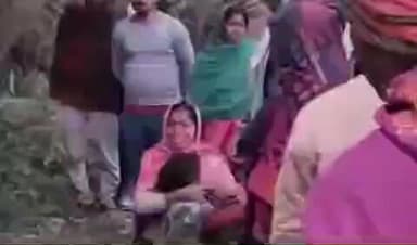 सरायरंजन: सराय रंजन प्रखंड के नौआ चौक में हाईटेंशन तार की चपेट में आने से बकरी का चारा लेने गई महिला की मौत