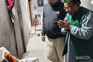 नवा बाज़ार: डॉ कौशल किशोर जायसवाल ने दैनिक जागरण पलामू ब्यूरो चीफ के पिता डॉ रूद्र सिंह की दिवंगत आत्मा को श्रद्धांजलि दी