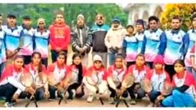 खरीक: बालक-बालिका बाल बैडमिंटन टीम मोतिहारी के लिए रवाना