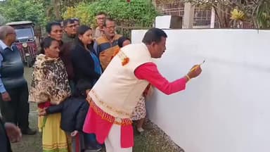 ছয়গাঁও: বিজেপিৰ দেৱাল লিখন আৰু শ্ল'গানেৰে প্ৰচাৰ কাৰ্যসূচীৰ অংশগ্ৰহণ কৰে ৰাজ্যিক সদস্য অনুপ কুমাৰ মেধিয়ে