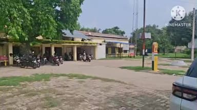 हुसैनगंज: डीएम ने कार्य में लापरवाही पर हुसैनगंज के दो राजस्व कर्मचारियों को किया निलंबित