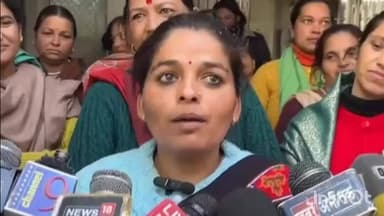 भुंतर: नशेडियों की हरकतों से तंग आकर महिलाओं ने प्रशासन के पास पहुंचकर सौंपा ज्ञापन