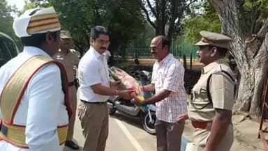 இராமநாதபுரம்: சாலை பாதுகாப்பு வார விழாவை முன்னிட்டு ஆட்சியரகத்தில் இருசக்கர வாகன பேரணியை ஆட்சியர் துவக்கி வைத்தார்