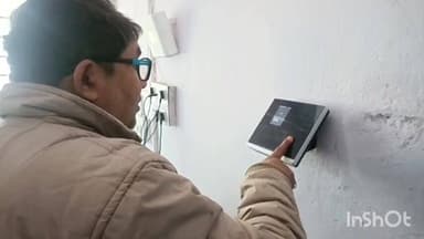 कौआकोल: मनरेगा कार्यालय में सभी कर्मचारियों के लिए बायोमेट्रिक एवं फेस हाजिरी से मची खलबली, सोशल मीडिया पर वीडियो हुआ वायरल