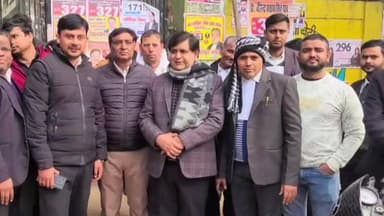 मथुरा: कचहरी में चुनावी वादों की गूंज, बार एसोसिएशन चुनाव में प्रचार जोरों पर