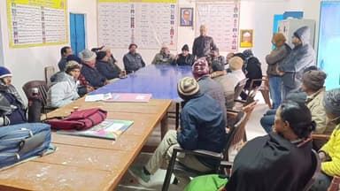 मझौलिया: MLC अफाक अहमद ने किया सीताराम उच्चतर माध्यमिक विद्यालय का निरीक्षण, शिक्षकों से किया संवाद