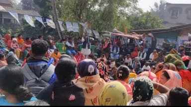 মন্দিরবাজার: মন্দির বাজারে তৃণমূল কংগ্রেসের প্রতিবাদ সভার আয়োজন উপস্থিত মন্দিরবাজার বিধানসভার বিধায়ক