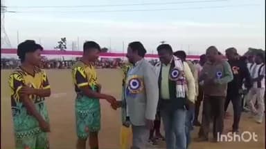 खूंटपानी: बादेया में तीन दिवसीय फुटबॉल प्रतियोगिता का आयोजन, जिला परिषद अध्यक्ष सोनाराम बोदरा ने विजेता टीमों को किया पुरस्कृत