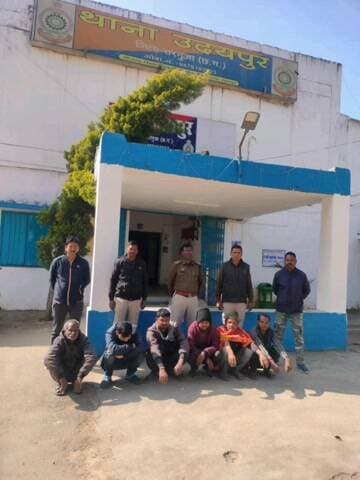 उदयपुर, सरगुजा पुलिस की थाना उदयपुर पुलिस टीम द्वारा 06 गिरफ्तारी वारंट किया गया तामिल!