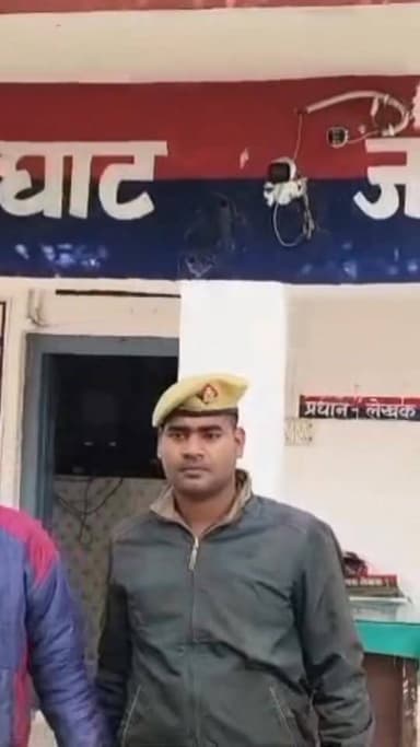 बेलघाट में पुलिस पर फायरिंग करके भाग रहा बदमाश मुठभेड़ के बाद गिरफ्तार