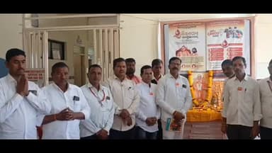 ಹುಲಸೂರ: ಪಟ್ಟಣದಲ್ಲಿ ಯಶಸ್ವಿಯಾಗಿ ಜರುಗಿದ ರಕ್ತದಾನ ಶಿಬಿರ; 101 ಜನರಿಂದ ರಕ್ತದಾನ