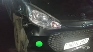 पतरातू: भुरकुंडा हॉस्पिटल कॉलोनी में तेज रफ्तार से दो कारों की भिड़ंत, कार हुई क्षतिग्रस्त