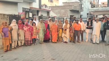 बापौली: गांव झांबा में बंदरों से परेशान ग्रामीणों ने बीडीपीओ से की शिकायत, कहा- बंदर कई बच्चों व महिलाओं को काट चुके हैं