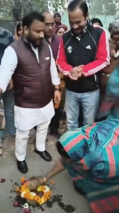 प्रीत विहार: विधायक कुलदीप कुमार ने खिचड़ीपुर में बोरवेल डालने के कार्य का शिलान्यास किया