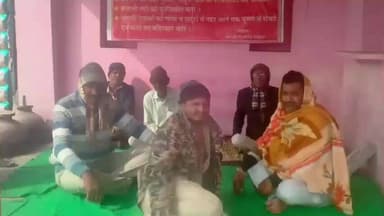 चिड़ावा: लाल चौक पर नहर सत्याग्रह आंदोलन जारी, 12 जनवरी को होने वाली महापंचायत के लिए बांटे गए पीले चावल