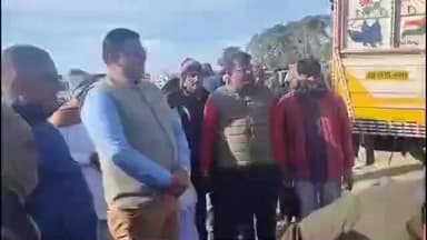 सिमरिया: विधायक उज्जवल दास पहुंचे शीला, मुख्य बाज़ार का भ्रमण कर लोगों से की मुलाक़ात