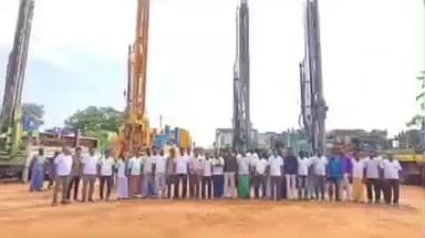 திருப்பூர் தெற்கு: பெருமாநல்லூரில் ரிக் உரிமையாளர் கூட்டமைப்பினர் 6 நாள் தொடர் வேலை நிறுத்த போராட்டத்தில் ஈடுபட்டு வருகின்றனர்