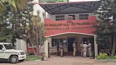 மதுக்கரை: போத்தனூரில் போதை மருந்து, ஊசிகளுடன் சுற்றிய 3 வாலிபர்கள்!
கைது செய்த போலீசார்