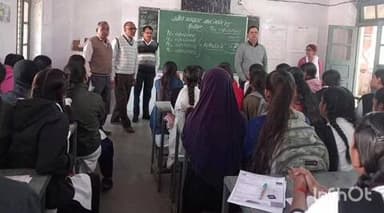 महेश्वर: मतदाता सूचियों में नए मतदाताओं के नाम शामिल करने के लिए शिविर का आयोजन