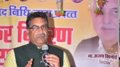 मझोली: मझौली की ग्राम पंचायतों में पेयजल समस्या के समाधान हेतु टैंकर वितरित, सांसद आशीष दुबे व विधायक अजय बिश्नोई उपस्थित