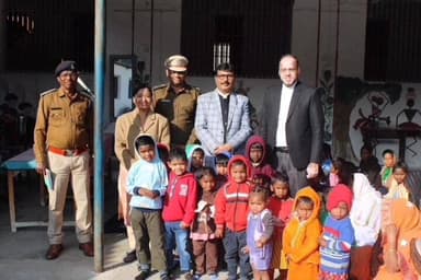 अंबिकापुर ,प्रधान जिला एवं सत्र न्यायाधीश ने केंद्रीय जेल का किया निरीक्षण ,महिला बंदियों एवं उनके बच्चों से की मुलाकात!