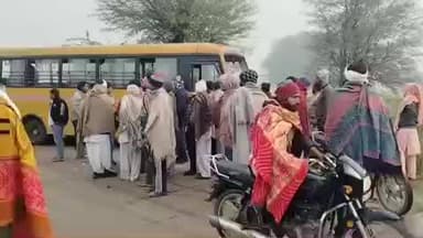 बानसूर: बानसूर में स्कूल की बस और पिकअप के बीच हुई भिड़ंत