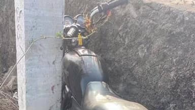 झौथरी: धंबोला थाना क्षेत्र के चाडोली में दर्दनाक सड़क हादसा, दो युवक गंभीर घायल, बाइक अनियंत्रित होकर विद्युत पोल से टकराई