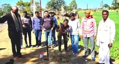 मोहखेड़: सिल्लेवानी में जनपद सदस्य द्वारा सामुदायिक भवन निर्माण के लिए किया गया भूमि पूजन