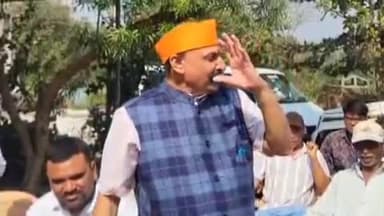 મહુવા: મહુવા તેમજ અંબિકા તાલુકાના મંજુર થયેલા કામોના ખાતમુહૂર્ત ધારાસભ્ય મોહનભાઈ ઢોડીયાના વરદ હસ્તે કરવામાં આવ્યા.