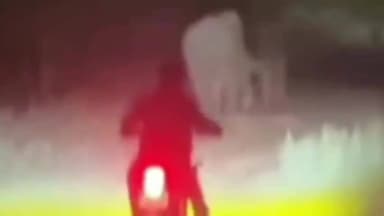 उदयपुर धरमजयगढ़: कापू वन परिक्षेत्र में हाथी ने बाइक सवार युवक को दौड़ाया, वीडियो आया सामने, एसडीओ बोले- लापरवाह युवकों पर होगी कार्रवाई