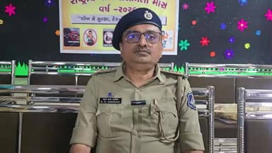 ઉમરપાડા: વશિષ્ઠ સ્કૂલ ખાતે જિલ્લા ટ્રાફિક પોલીસ દ્વારા ટ્રાફિક નિયમો વિશે માહિતી આપવામાં આવી