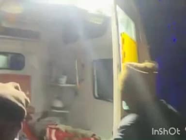 घाटशिला: मुसाबनी थाना क्षेत्र में सुरदा यूनियन बैंक के पास स्कूटी सवार चार युवक हाईवा में घुसे, तीन की मौत, एक गंभीर