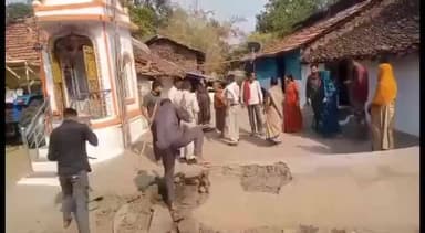 धनोरा: पुलिस के सामने हुआ विवाद, थाना धनोरा की पुलिस बनी मूकदर्शक