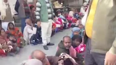 विजयीपुर: बनकटा गांव में जदयू प्रखंड अध्यक्ष स्व. सत्येन्द्र राय की पुण्यतिथि पर 1500 जरूरतमंदों को कंबल वितरण